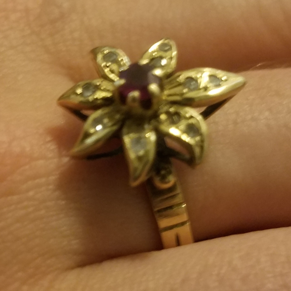 Antique Ruby & Diamonds 18k Solid Gold Flower Coc… - image 1